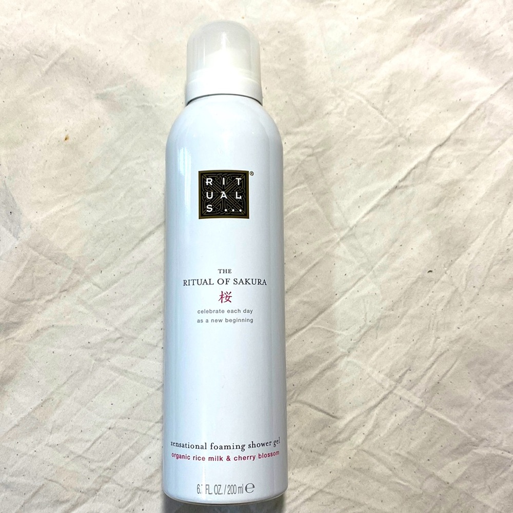 Ritual of Sakura foaming shower gel